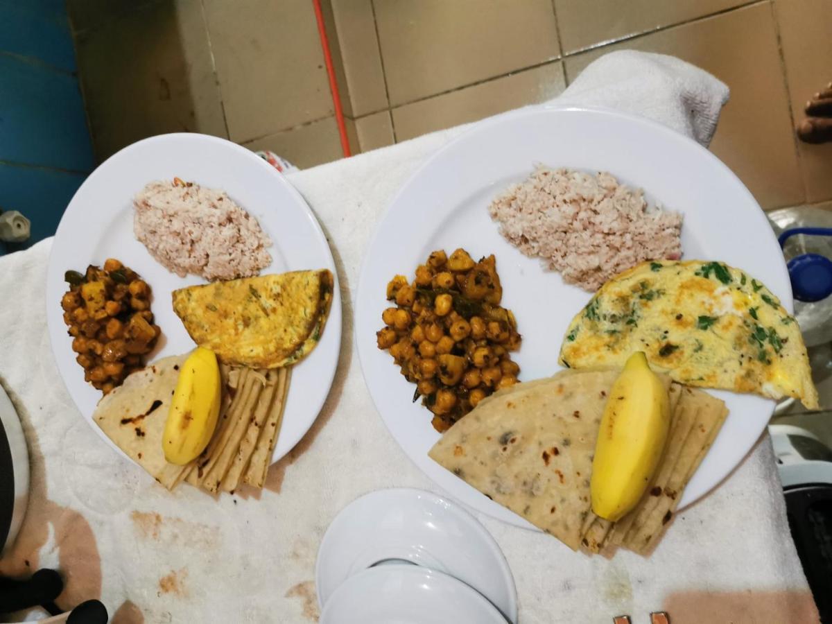 Palm Gate Hotel Thulusdhoo Bagian luar foto